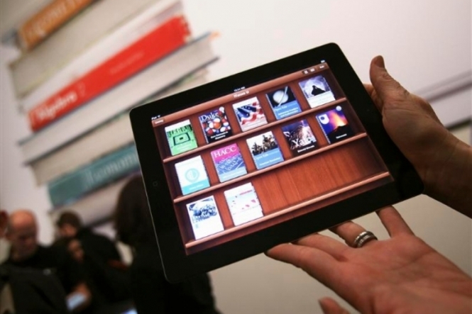 У США Apple судять за високі ціни на електронні книги