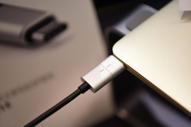 Apple замінить зарядний пристрій в iPhone на USB-C