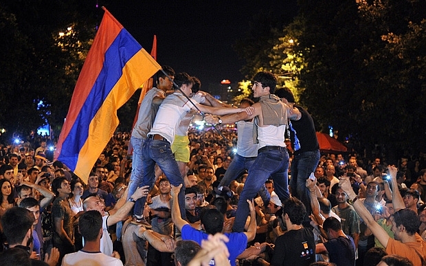 В результате протестов в Ереване госпитализированы 33 человека