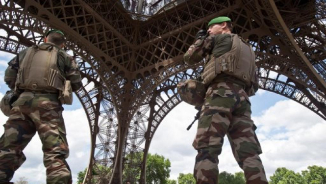 Пусть пользу приносят. Французская армия нанимает писателей-фантастов