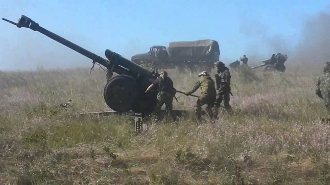 Боевики палят из танков в зоне АТО, потерь среди военных не было