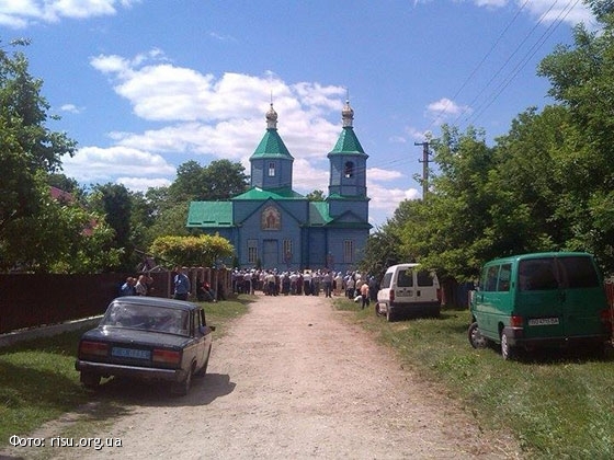 Між Московським і Київським патріархатом розгорівся скандал через церкву на Тернопільщині