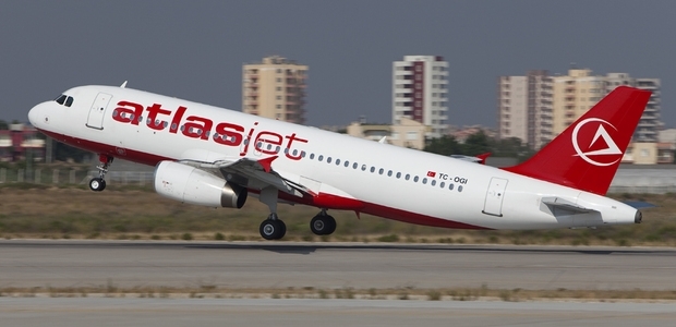 Лоукост Atlasjet совершил первый рейс в Украине