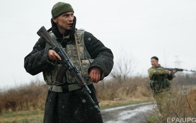 Від початку доби в зоні АТО загинув один український військовий, троє поранені


