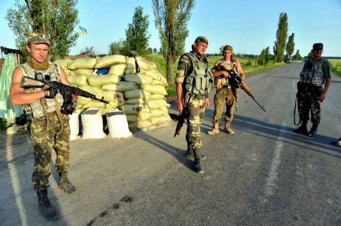 Украинские военные временно прекращают АТО на неделю, - МВД