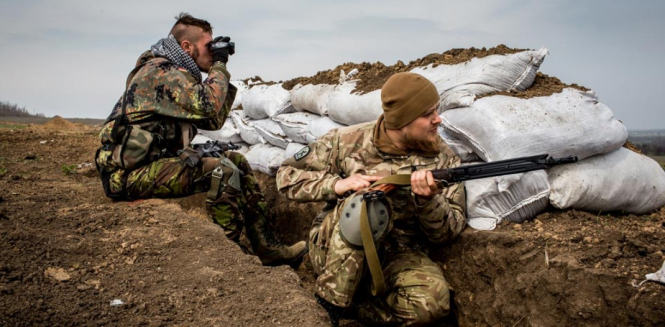 С начала суток в зоне АТО четверо украинских военных ранены, - штаб