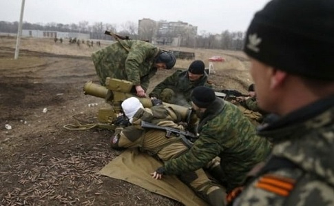 АТО: боевики 22 раза открывали огонь, четырех украинских бойцов ранено