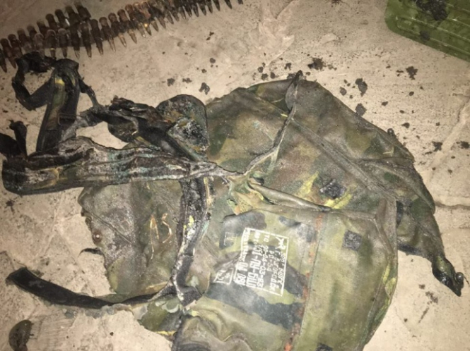 В Донецке нашли обгоревший ранец российского военного