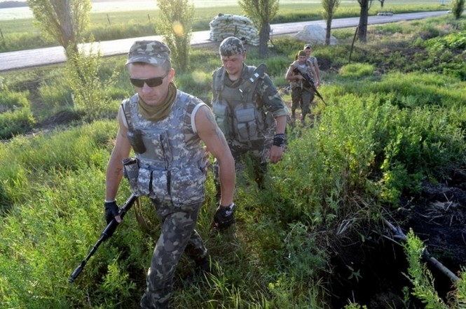 Від початку АТО на сході України загинули 200 військових, - РНБО