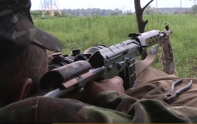 Бійці АТО випробували нові снайперські приціли, - відео