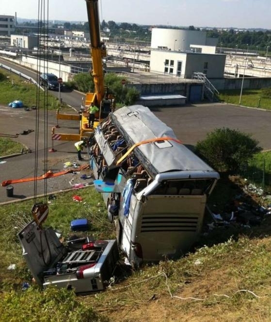 В Германии столкнулись польский и украинский автобусы: погибли девять человек
