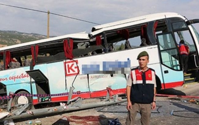 В Туреччині підірвали автобус з поліцейськими