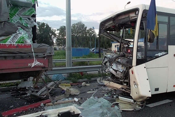 Автобус із нацгвардійцями потрапив у ДТП на Полтавщині: є загиблий 