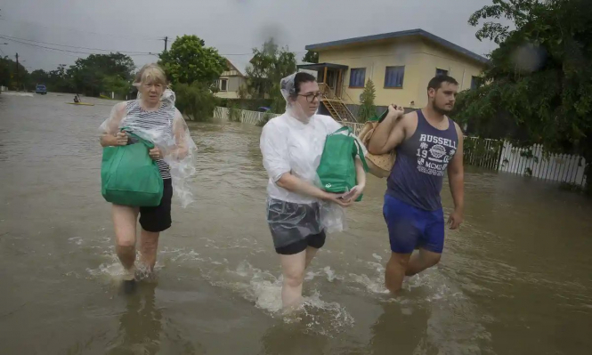 В Австралии из-за наводнения эвакуировали несколько тысяч человек