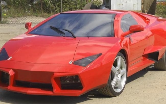 Бывший конструктор ЛАЗа в гараже собственноручно собрал Lamborghini Reventon - ВИДЕО