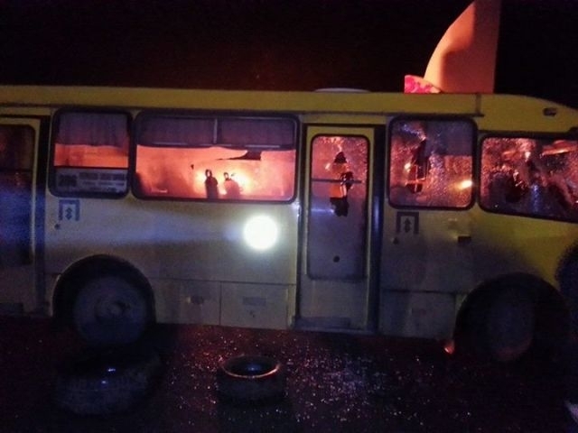 В Черкассах активисты сдерживают автобусы с 