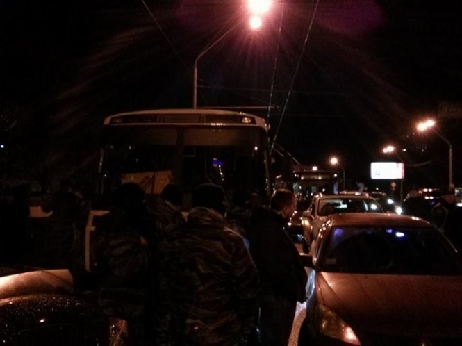 Янукович у пастці: Межигір'я оточили автомайданівці