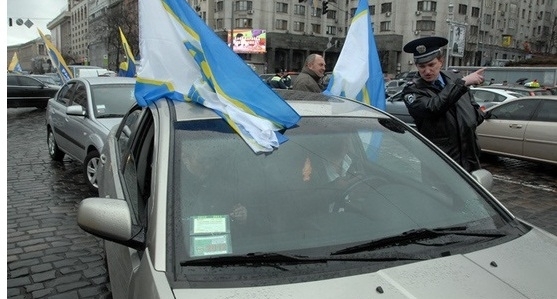 Донецький Автомайдан ще не потрапив до резиденції Януковича: невідомі його затримали ще на старті