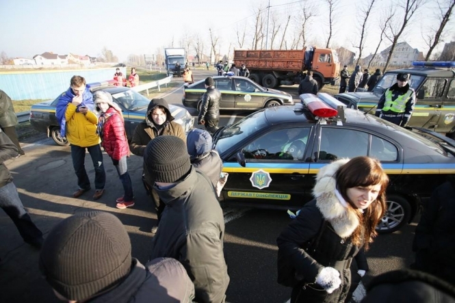 Участники Автомайдана предлагают милиции идти на Межигорье вместе