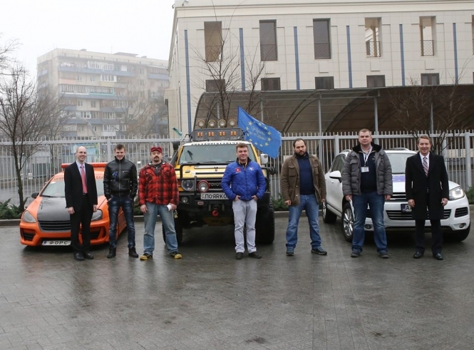 МВС офіційно оголосило в розшук трьох лідерів Автомайдану