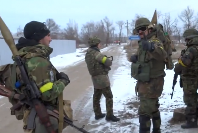 Азов показав, як звільняв Широкіне від терористів, - відео