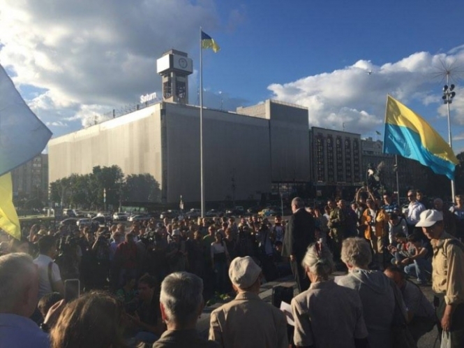 На акцию памяти Шеремета собралось несколько сотен человек