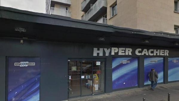 Вооруженный мужчина взял в заложники по меньшей мере 5 человек в кошерном магазине в Париже
