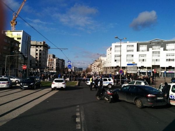 Поліція затримала нападника на поштове відділення неподалік від Парижа