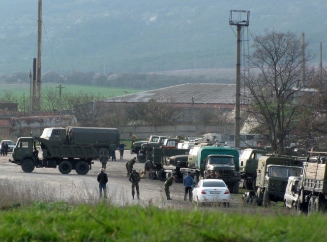 Россияне разворовывают украинскую военную технику в Бахчисарае