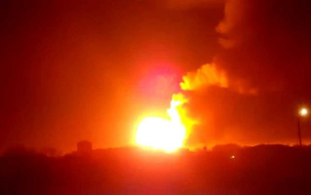 На военном складе в Балаклее взрывы разной интенсивности: эвакуировано более 20 тысяч человек