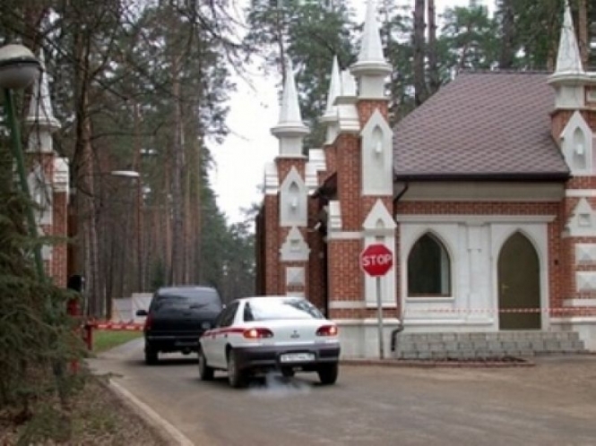 Янукович скрывается в санатории 