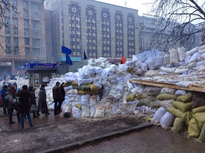 Все баррикады Евромайдана дополнительно будут подсвечиваться на случай отключения электричества, - Аваков