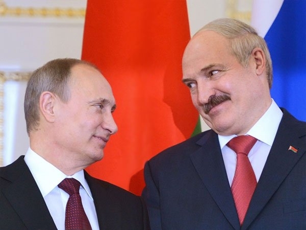 Лукашенко опроверг информацию о строительстве российской авиабазы ​​в Беларуси