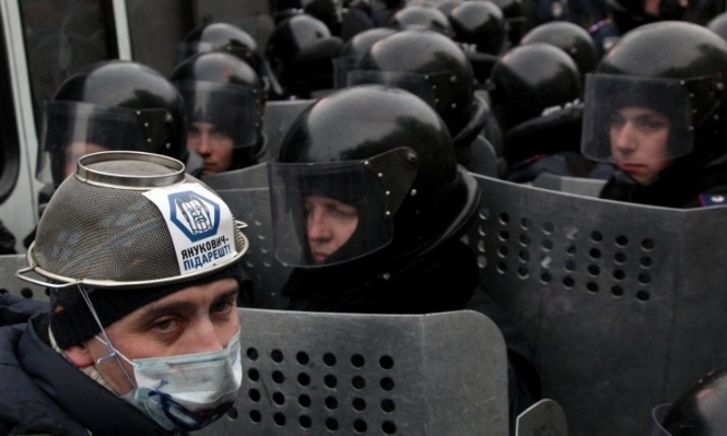 Силовики на Грушевского пошли на контакт с митингующими