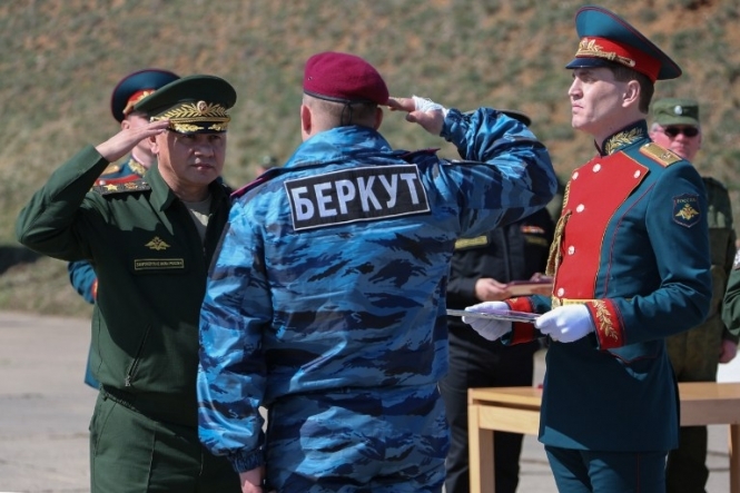 Минобороны России отправит крымских военных предателей служить подальше от границ с Украиной, - Тимчук