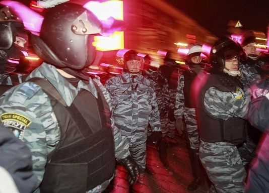 Чорна субота Євромайдану. Як міліція розігнала мирний мітинг (фото, відео)
