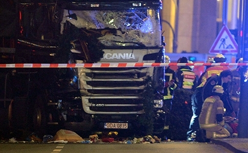 Поліція встановила особу водія, який врізався у натовп людей у Берліні