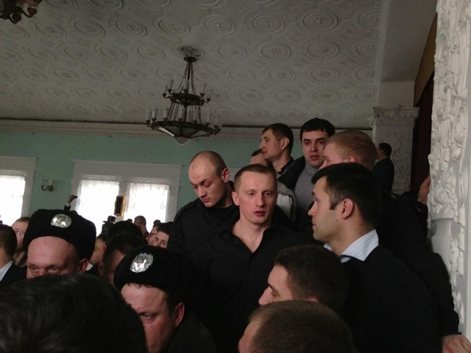 У Києві члени секти Аделаджи захоплюють Громадську Раду при КМДА (фото, відео)