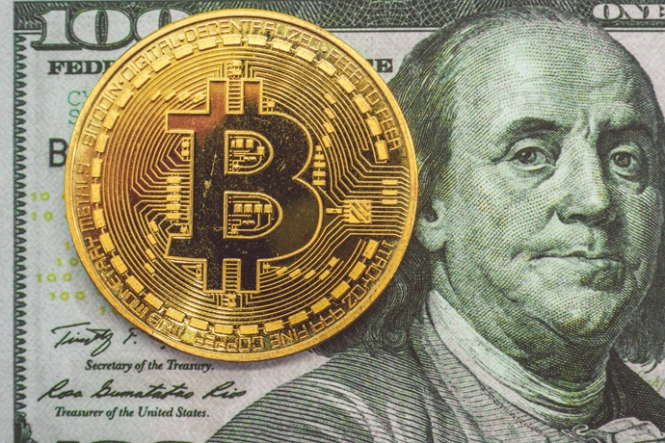 Bitcoin за сутки подешевел почти на 18%