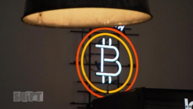Курс Bitcoin впервые за 2 месяца превысил $12 тысяч