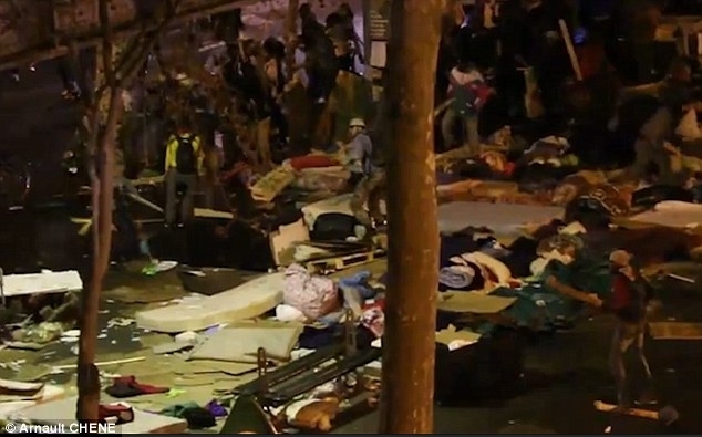 В Парижі сотні мігрантів влаштували погроми, - ВІДЕО