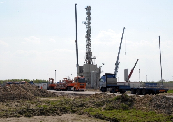Ставицкий подписал соглашение с Chevron о добыче сланцевого газа на Олесской площади