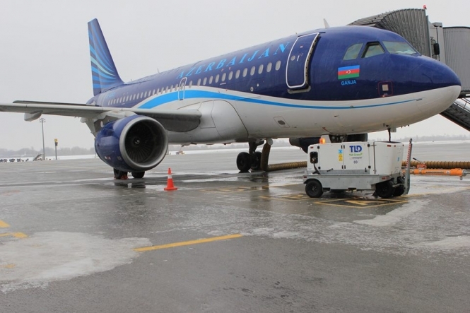 Аеропорт Бориспіль попередив про можливі затримки рейсів через снігопади 

