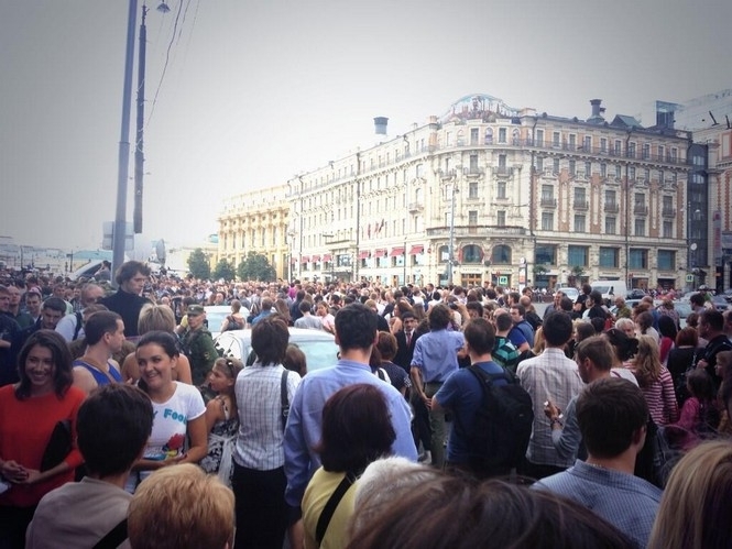 На Манежній площі в Москві затримують прихильників Навального