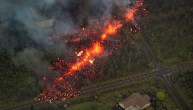 Виверження вулкана Кілауеа на Гаваях: лава знищила вже 31 будинок
