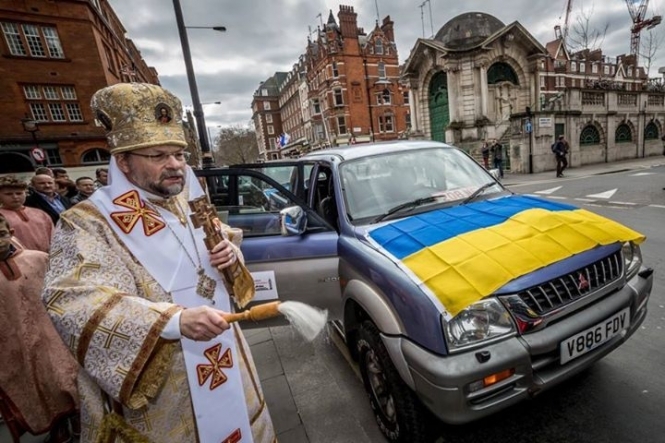 Украинцы в Великобритании приобрели три спецавтомобиля для военных на Донбассе