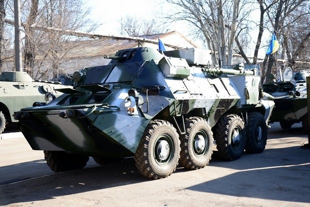 Украинская армия получила первые бронированные машины 