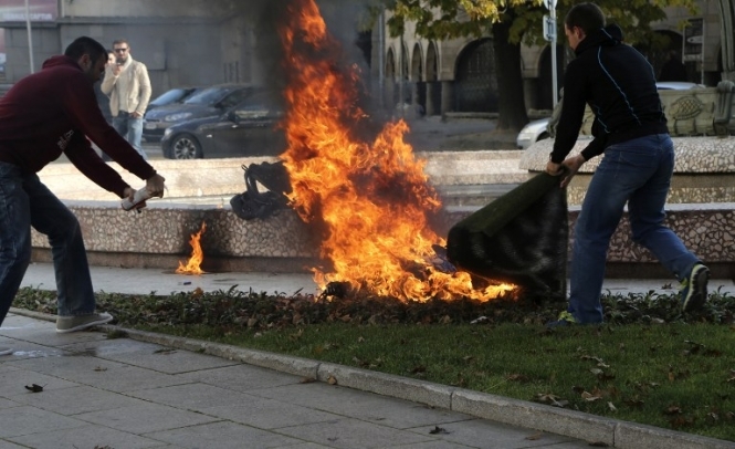 У Болгарії біля президентського палацу жінка намагалася себе підпалити