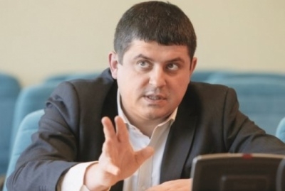 Яценюк потребовал от фракций определиться с доверием к правительству, - Бурбак