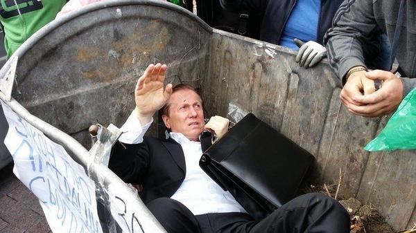 Журавский считает, что его бросили в мусорный бак из-за предвыборной провокации